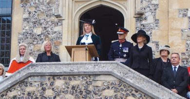 Hampshire residents mark the Proclamation of a new Sovereign
