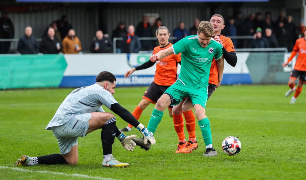 Royals snatch point with last gasp Brockenhurst goal The Gosport and